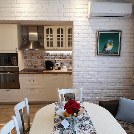 Central Varna Apartment - Lets4Holiday Ngoại thất bức ảnh