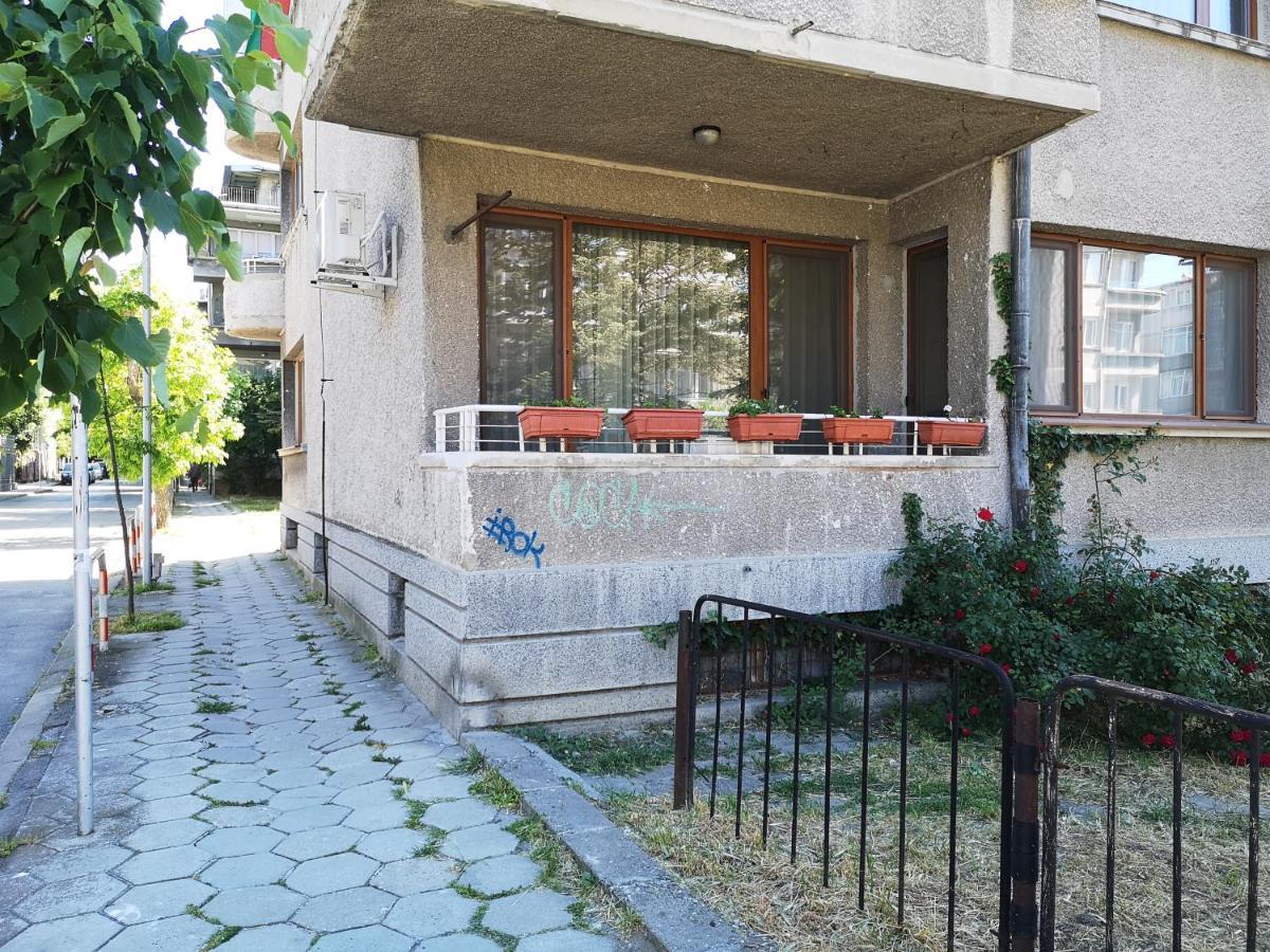 Central Varna Apartment - Lets4Holiday Ngoại thất bức ảnh