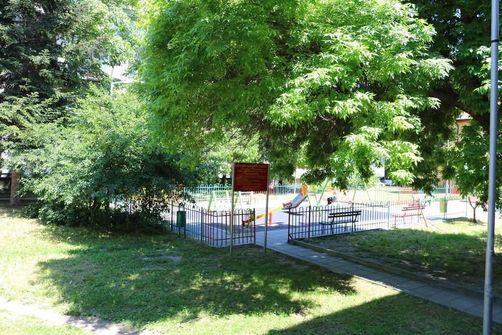 Central Varna Apartment - Lets4Holiday Ngoại thất bức ảnh
