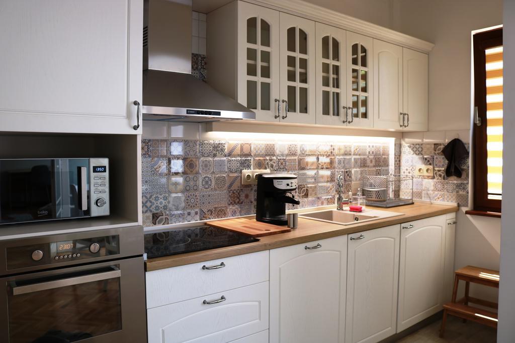 Central Varna Apartment - Lets4Holiday Ngoại thất bức ảnh