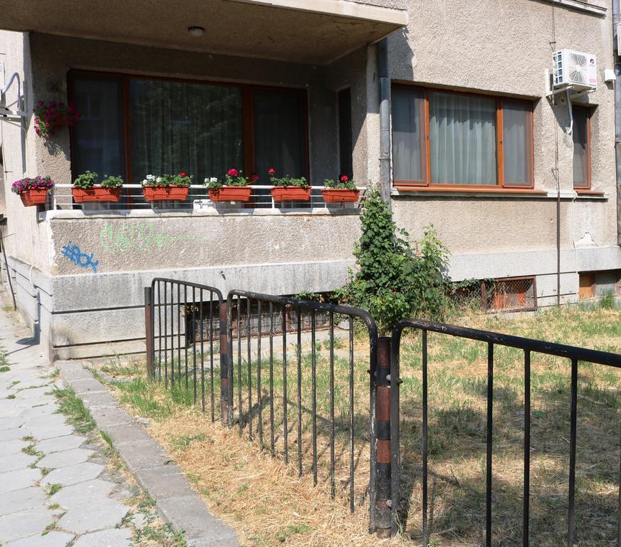 Central Varna Apartment - Lets4Holiday Ngoại thất bức ảnh