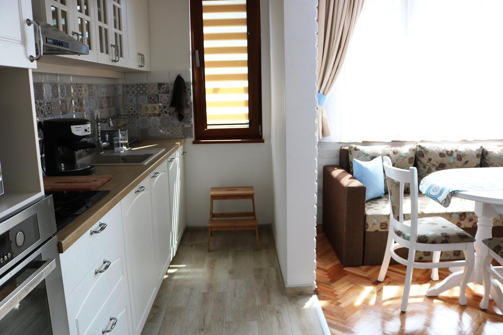 Central Varna Apartment - Lets4Holiday Ngoại thất bức ảnh