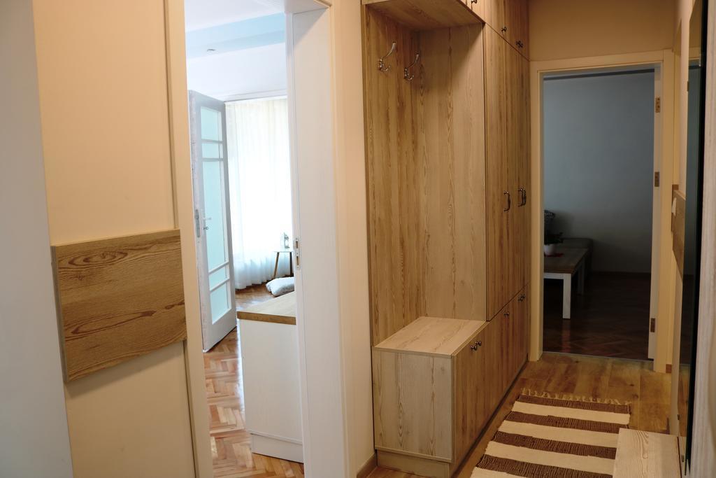 Central Varna Apartment - Lets4Holiday Ngoại thất bức ảnh
