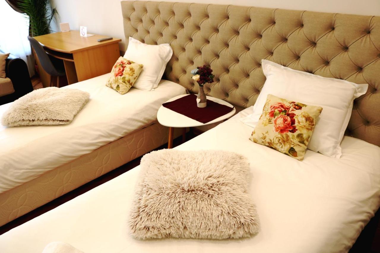 Central Varna Apartment - Lets4Holiday Ngoại thất bức ảnh