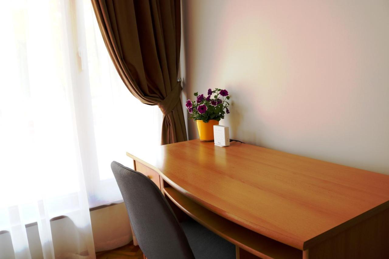 Central Varna Apartment - Lets4Holiday Ngoại thất bức ảnh